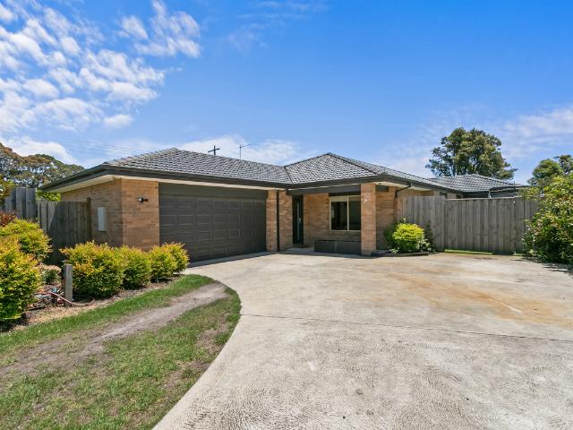 house at 14 Aurora Drive, Moe VIC 3825, Australia