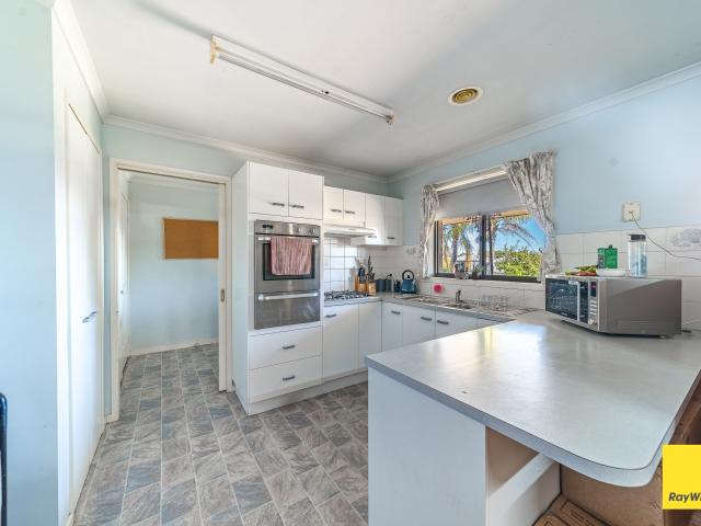 house at 14 Friswell Avenue, Flora Hill, VIC 3550