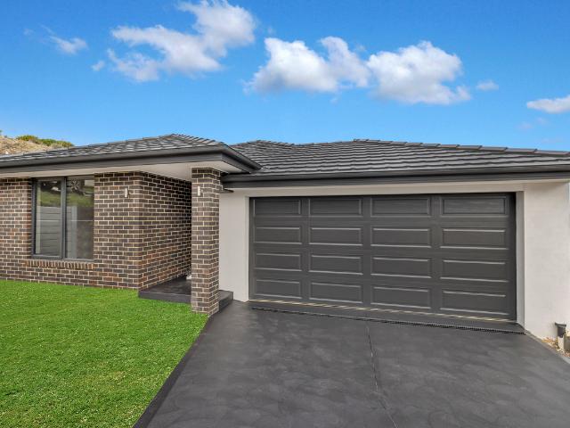 house at 14 Monterey Way, Pakenham VIC 3810, Australia