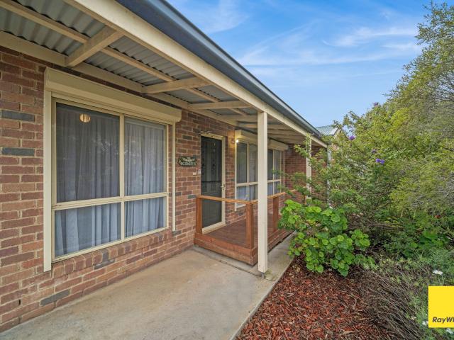 house at 1/50 Hodgson Street, Eaglehawk, VIC 3556