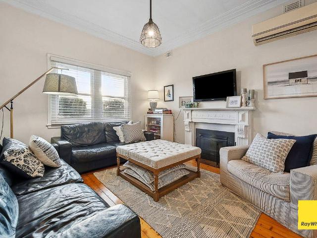house at 15 Archer Street, Kangaroo Flat, VIC 3555