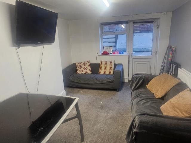house at 161B Kirkstall Lane, Headingley, Leeds LS6 3EJ, United Kingdom