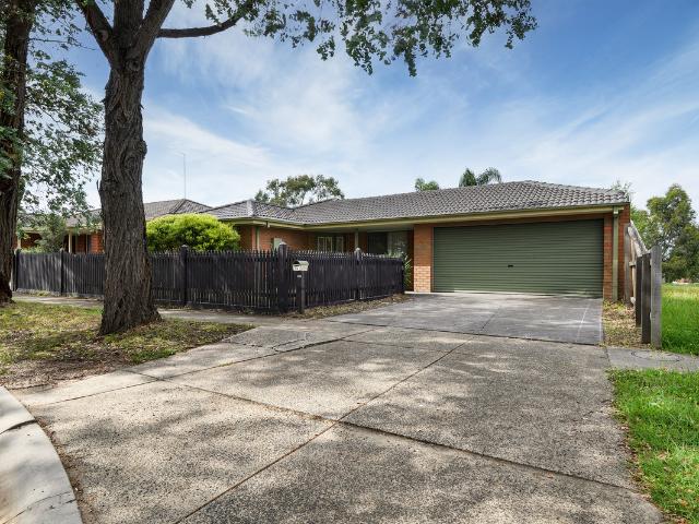 house at 16 Jamie Court, Pakenham VIC 3810, Australia