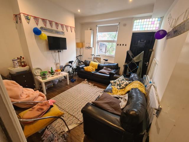 house at 16 School View, Hyde Park, Leeds LS6 1EN, United Kingdom