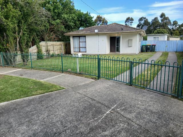 house at 18 Beattie Crescent, Morwell VIC 3840, Australia