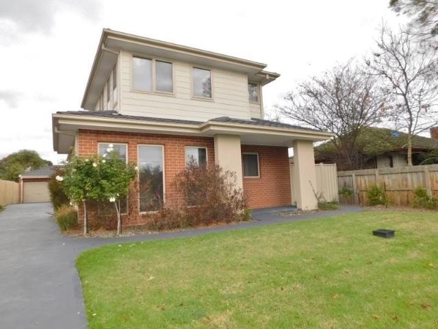 house at 1/9 Ebony Parade, Heidelberg West
