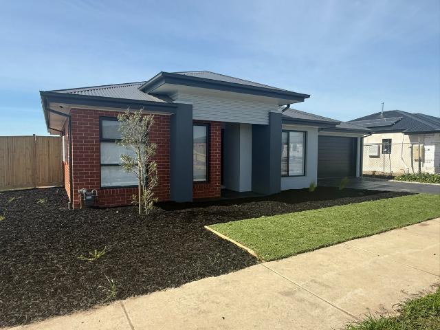 house at 19 Rodeo Drive, Traralgon VIC 3844, Australia
