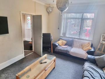 house at 1 Ash Crescent, Headingley, Leeds LS6 3LE, United Kingdom
