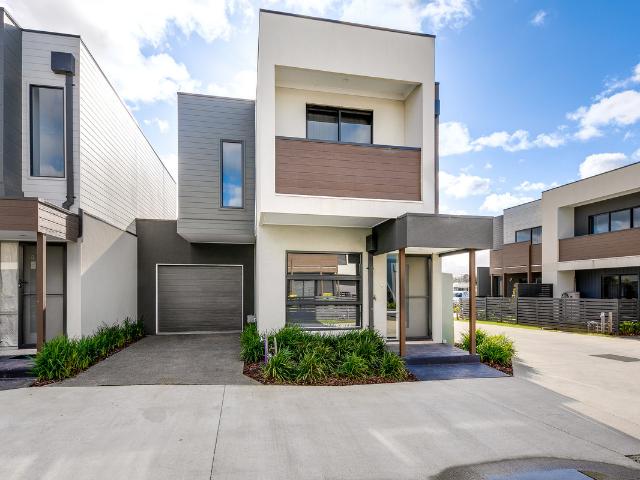 house at 1 / 12 Sturt Crt, Officer VIC 3809, Australia