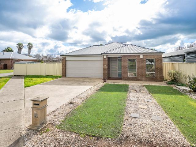 house at 1 / 20 Golf Drive, Shepparton VIC 3630, Australia