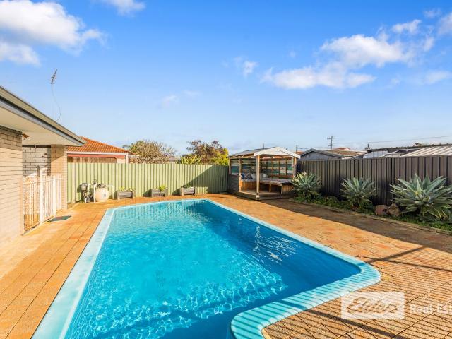 house at 20 Quamby Place, Rockingham WA 6168, Australia