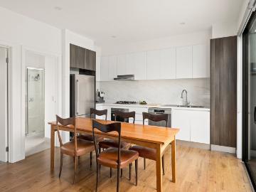 house at 2/180 Hawdon Street, Heidelberg