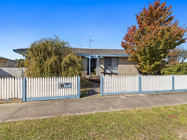 house at 21 Elliott Street, Traralgon VIC 3844, Australia