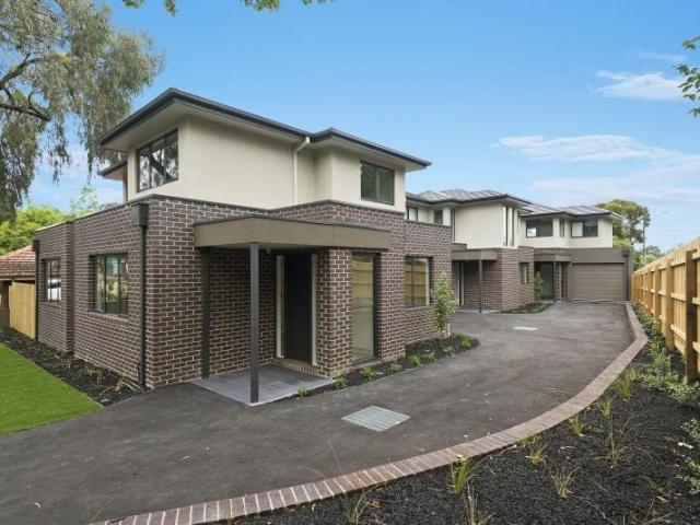 house at 2/2 Young Street, Ivanhoe