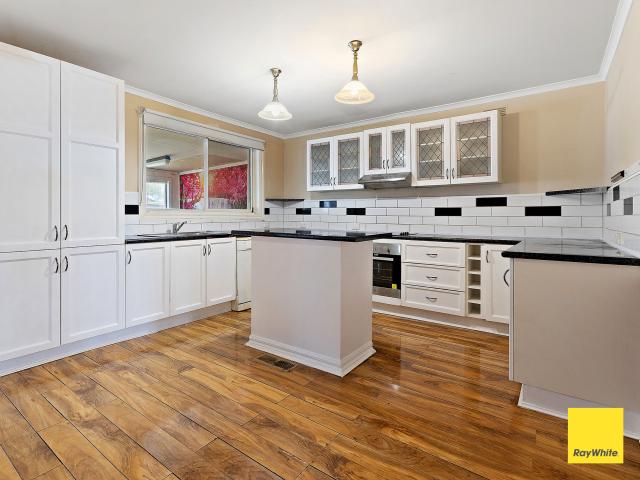 house at 27 Derwent Drive, Long Gully, VIC 3550
