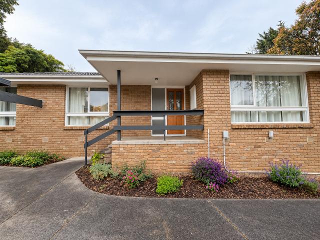 house at 27 Sycamore Crescent, Boronia VIC 3155, Australia