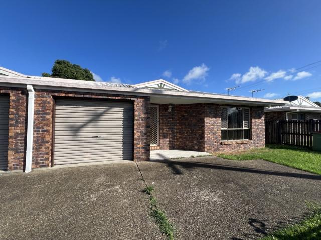 house at 2/400 Bridge Road, West Mackay,Australia