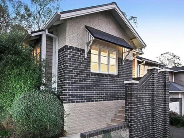 house at 2/46 Diamond Creek Road, Greensborough