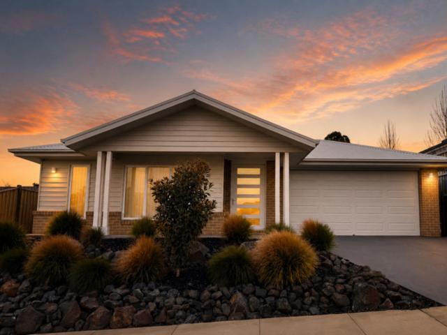 house at 24 Illawara Boulevard, Drouin VIC 3818, Australia