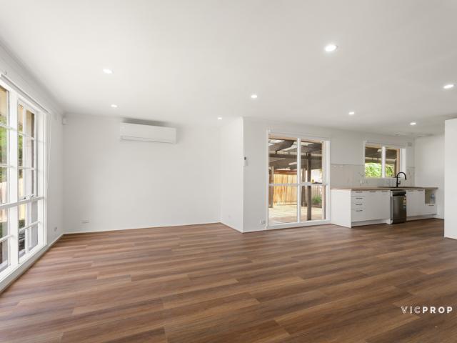 House at 25 Rex Street, KINGS PARK, Australia