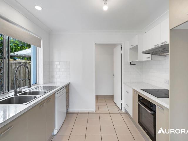 house at 26/83 Dibar Street, Wynnum, Australia