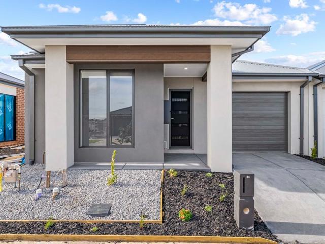 house at 26 Chamomile Road, Kalkallo VIC, Australia