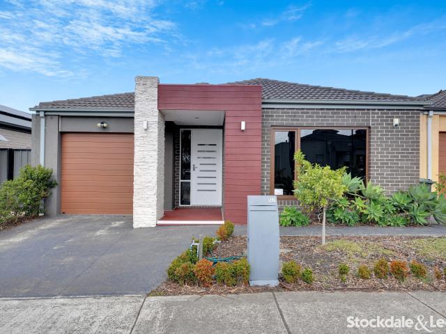 house at 26 Serenity Way, Craigieburn VIC, Australia