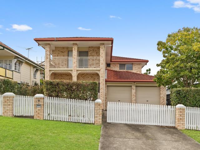 house at 28 Deloraine Street, Wavell Heights, Australia