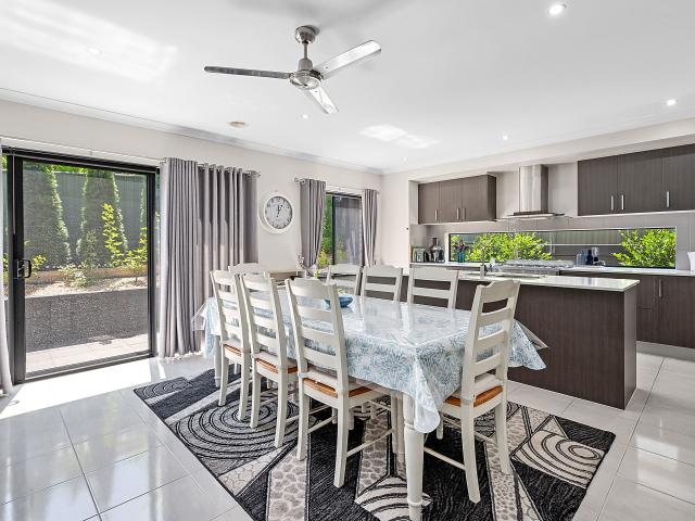 house at 2 Oxford Terrace, Strathdale, VIC 3550