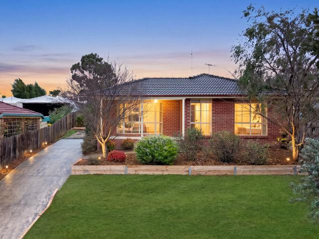 house at 2 Christopher Close, Pakenham VIC 3810, Australia