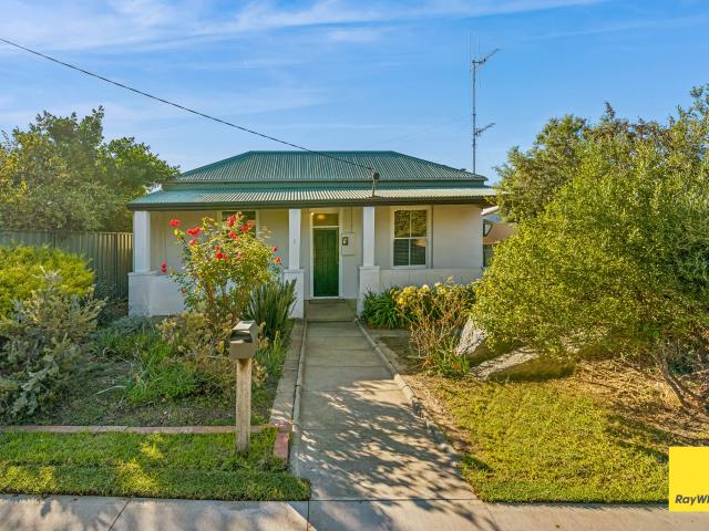 house at 2 Church Street, Eaglehawk, VIC 3556