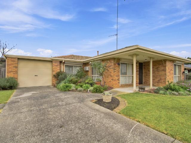 house at 2 / 18 Swallow Grove, Traralgon VIC 3844, Australia