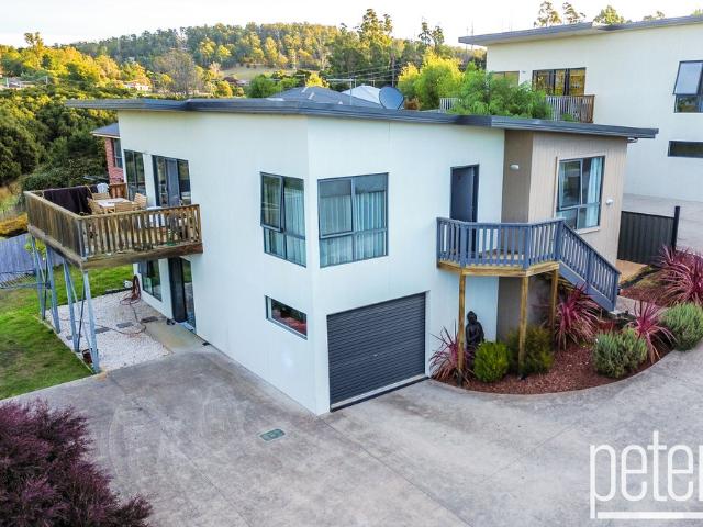 house at 2 / 29 Henry Grove, Legana TAS 7277