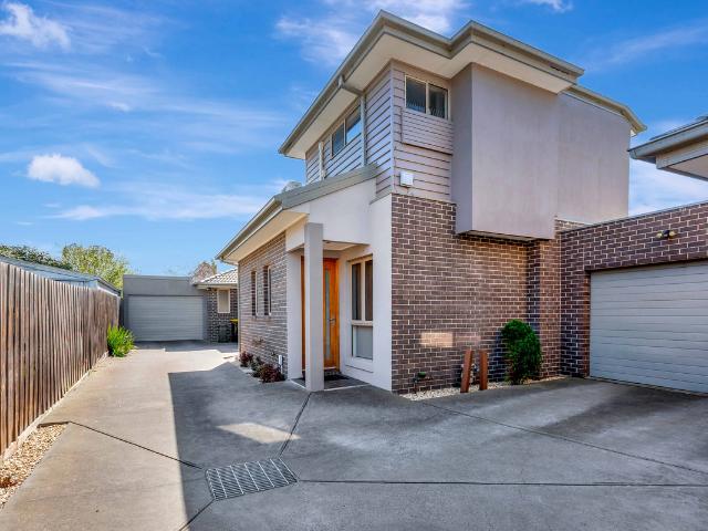 house at 2 / 58 Hilda Street, Glenroy VIC 3046, Australia