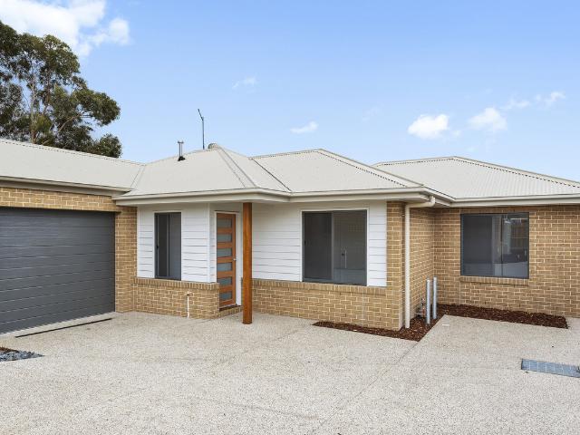 house at 2 / 70 Clifton Springs Road, Drysdale VIC 3222, Australia