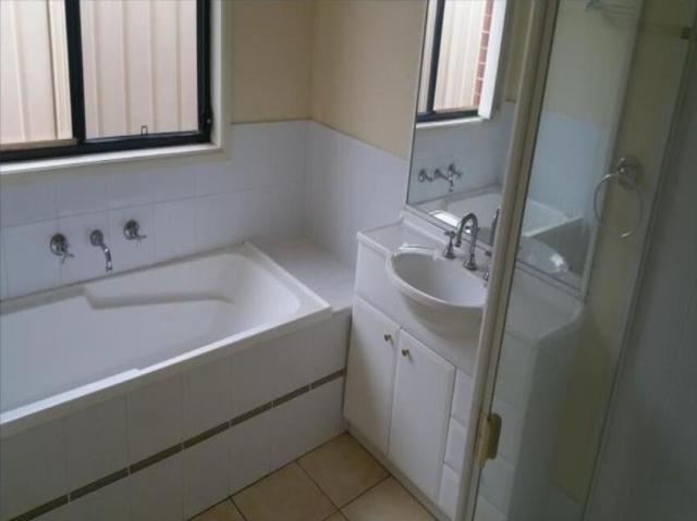 house at 33 Keighran Mill Dr, Blair Athol, NSW 2560, Australia