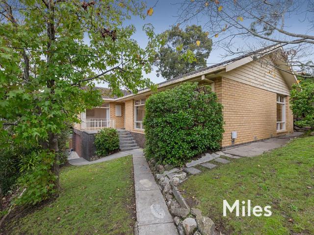 house at 30 Fyfe Drive, Templestowe Lower