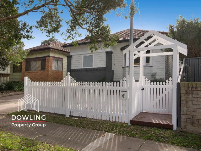 house at 319 Maitland Rd, Mayfield West NSW 2304