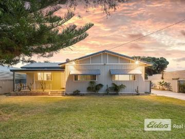 house at 32 Fawdon Street, Safety Bay WA 6169, Australia