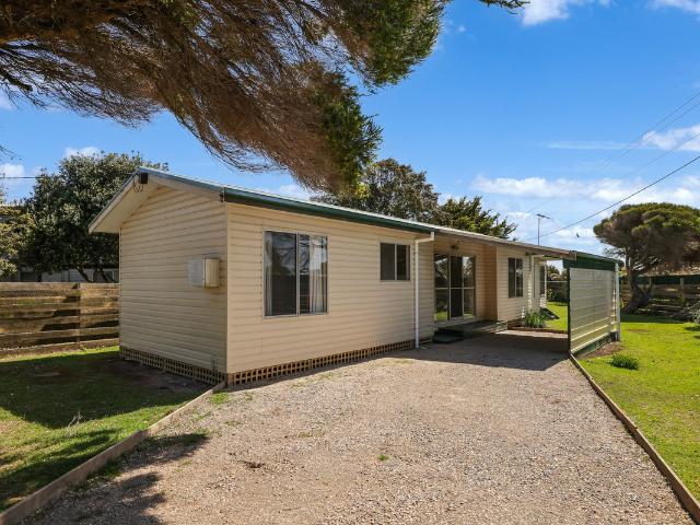 house at 32 Page Avenue, Surf Beach VIC 3922, Australia