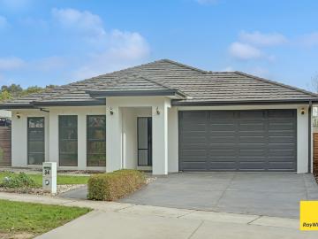 house at 34 The Boulevard, White Hills, VIC 3550