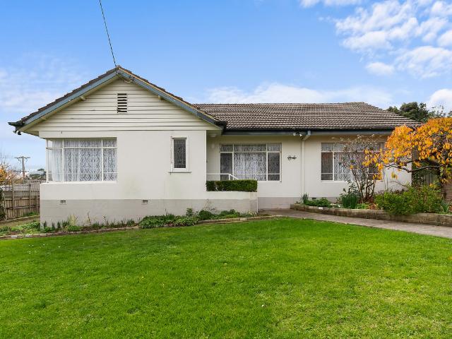 house at 34 Avondale Road, Morwell VIC 3840, Australia