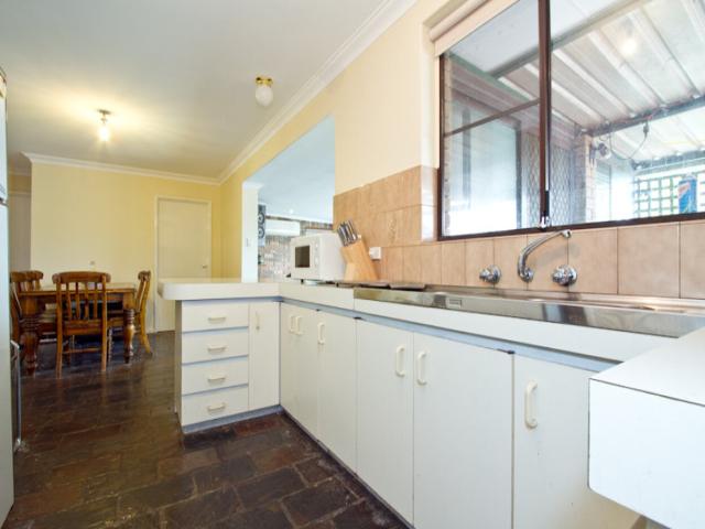 house at 383 Holmes, Forrestfield, WA 6058, Australia