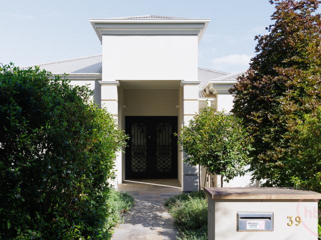 house at 39 Novar Street
