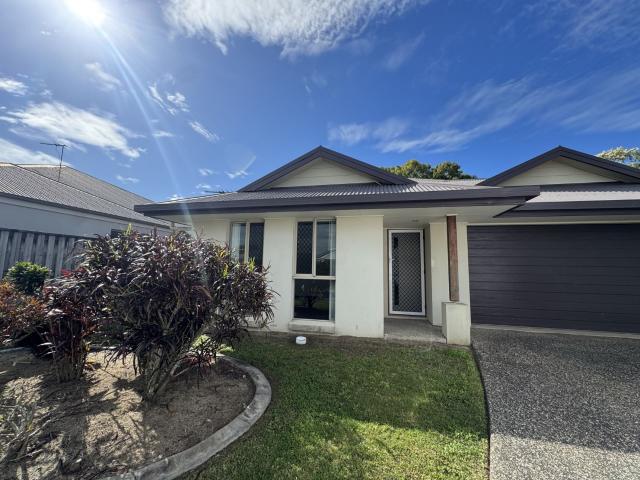 house at 3 Warilla View, Blacks Beach,Australia
