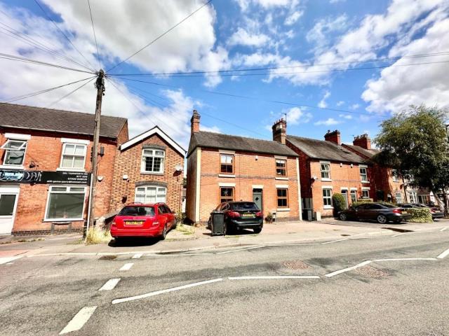 House at Tamworth Road, Tamworth