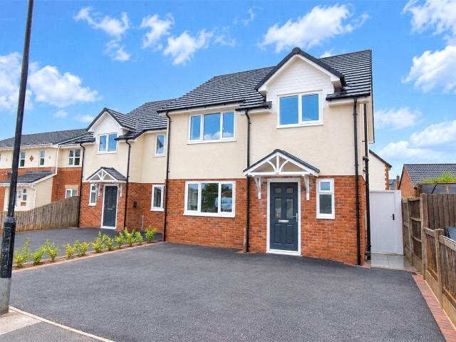 House at Tanworth Grove, Moreton