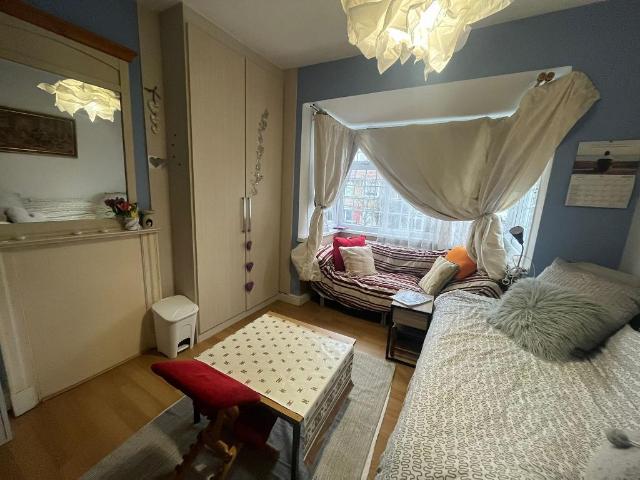 house at The Approach, East Acton, London, W3 7PS,England
