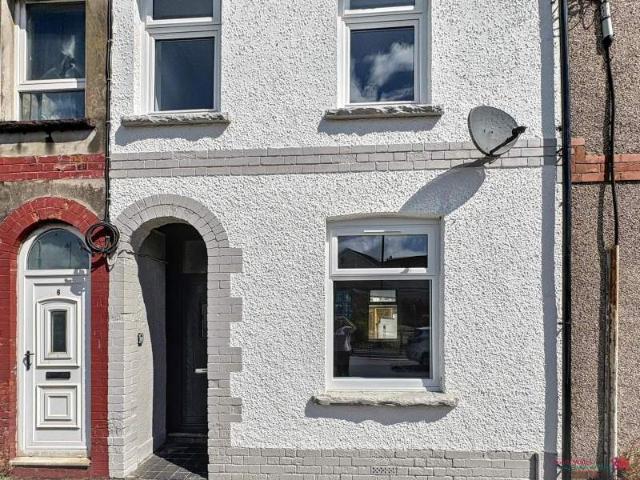 House at Ton y Felin Road, Caerphilly