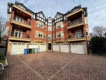 Ashton upon Mersey, M33
